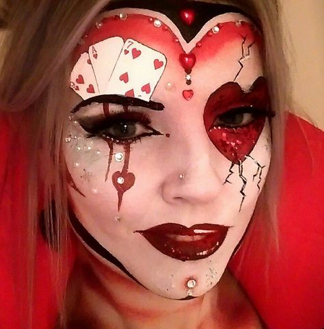 Alice In Wonderland Makeup, Queen Of Hearts Halloween, Queen Of Hearts Makeup, Wonderland Makeup, Fantasy Make-up, Heart Costume, Queen Of Hearts Costume, Halloween Eye Makeup, Halloween Queen