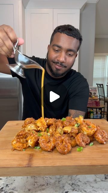 Hot Honey Fish And Chips, Best Air Fryer Shrimp, Fried Shrimp Recipes Easy Dinners, Fried Shrimp Meals, Hot Honey Shrimp Recipes, Hot Honey Fried Shrimp, Yummy Sauce Recipe, Whole Shrimp Recipes, Shrimp And Bacon Recipes