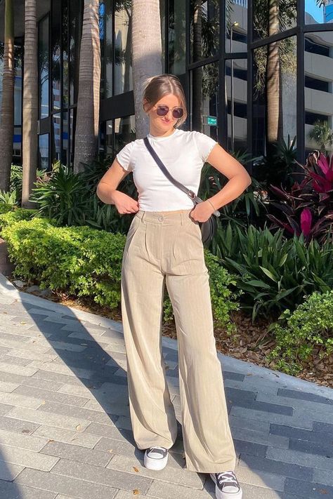 Look good on campus with these effortlessly cute and stylish everyday college outfits College Style Outfits, Beige Hose, College Girl Outfits, Cute College Outfits, Everyday Outfits Summer, Jean Beige, College Outfits Summer, Casual College Outfits, Beige Outfit