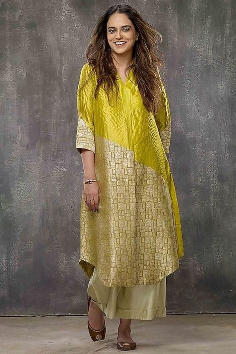 Bodhi Tree by Deepika and Neha - Buy Jacket Set, Dresses, Tunics Online Curvy Women Dresses, Asymmetric Kurta, Stylish Kurtis Design, Traditional Blouse Designs, Tunics Online, Bodhi Tree, Designer Kurti Patterns, Trendy Dress Outfits, Lakme Fashion Week