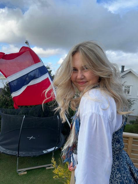 Norwegian People Faces, Norway Hairstyles, Norwegian Girl Aesthetic, Scandi Hair, Bunad Norway, Scandinavian Hair, Norwegian Women, Norwegian Girl, Norway Girls