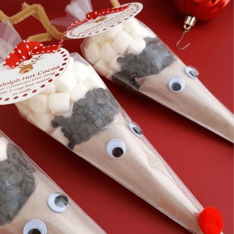 Reindeer Hot Chocolate, Easy Homemade Christmas Gifts, Hot Cocoa Gift, Christmas Gift Baskets Diy, Cocoa Gift, Hot Chocolate Gifts, Hot Chocolate Gift, Diy Stocking Stuffers