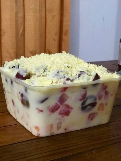 Resep Salad Buah Mayo Super Enak ! #bikinramadhanberkesan oleh Justitia Aurora Diana - Cookpad Salad Buah, Cookie Dough Bars, Resep Salad, Diet Quotes, Fresh Salad Recipes, Fruit Dessert Recipes, Spinach Strawberry Salad, Dessert Boxes, Pudding Desserts