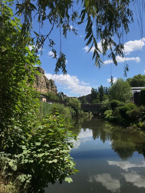 you can see a beautiful picture of a quiet river in Luxemburg :) Luxembourg Aesthetic, I Want To Travel, Luxembourg, Europe Travel, Travel Destinations, London, Travel