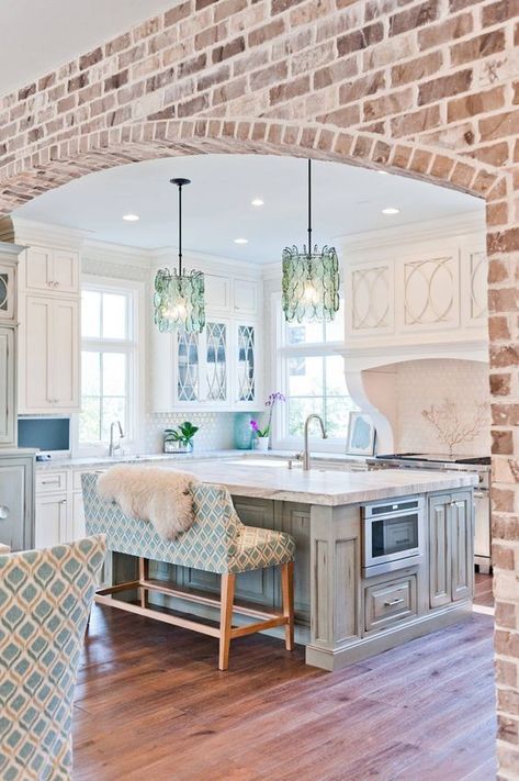 Brickwork, Studio House, Brick Kitchen, Kitchen And Dining Room, Brick Walls, Pool Design, Modern Farmhouse Kitchens, Trendy Kitchen, Decoration Inspiration