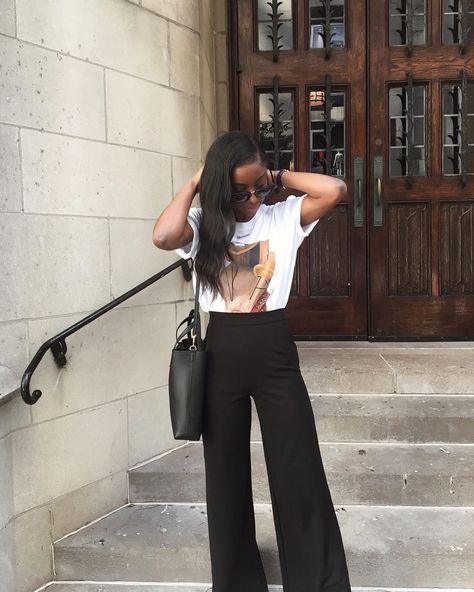 Demi B on Instagram: “model pose or chicken dance lmk 🐣#RebelGal” Black Bell Bottom Pants Outfit, Flared Trousers Outfit Casual, Black Flared Trousers Outfit, Flare Trousers Outfit, Trousers Outfit Work, Flared Trousers Outfit, Black Flare Pants Outfit, Trousers Outfit Casual, Bell Bottom Pants Outfit