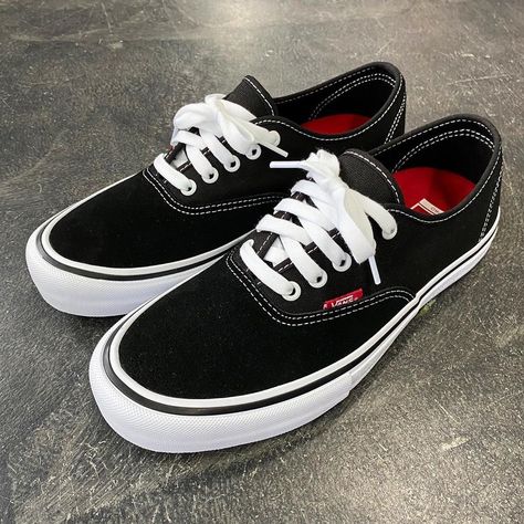 561 Skateboarding on Instagram: “The Vans Authentic Pro Black/True White is back in stock with the upgraded Popcush insoles! Sizes 6 through 13 $60 • Available now in store…” Vans Outfit Men, Vans Authentic Black, Mens Vans Shoes, Tenis Vans, Vans Outfit, Pro Black, Vans Authentic, Back In Stock, Black Laces