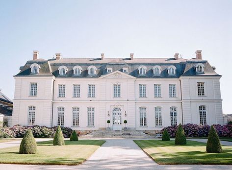 25 Best Airbnb Wedding Venues Loire Valley Wedding, Airbnb Wedding Venues, French Wedding Venues, French Mansion, Lake Wedding Venues, Mansion Wedding Venues, Best Airbnb, Airbnb Wedding, Wedding Aesthetics