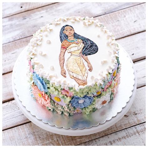 Disney's Pocahontas - ivenoven Pocahontas Cake, Pocahontas Birthday Party, Pocahontas Birthday, 2d Cake, Disney Birthday Cakes, Cute Cake, Disney Pocahontas, Disney Princess Party, Disney Cakes