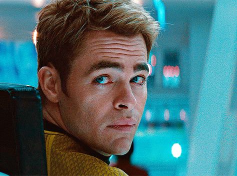 Spock/Kirk — aoskirk:   i don’t know about you guys but i... Captain Kirk Chris Pine, Star Trek Chris Pine, Cris Pine, Chris Pine Movies, Star Trek Gif, Jim Kirk, James Kirk, Elementary Physical Education, Spock And Kirk