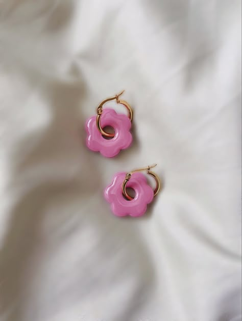 Fimo Clay Ideas, Clay Earrings Diy Ideas, Clay Jewellery Handmade, Flower Clay Earrings, Polymer Clay Accessories, Polymer Clay Hoop Earrings, Fimo Earrings, Ceramic Bead Jewelry, Floral Polymer Clay