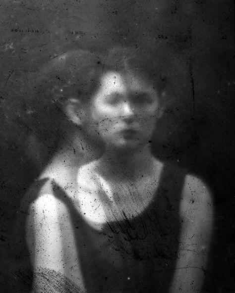 Pinhole Camera Photos, I Am Losing My Mind, Pinhole Photography, Losing My Mind, Dark Portrait, Alternative Photography, Pinhole Camera, Photographie Portrait Inspiration, Blur Photo