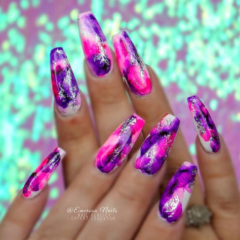 Marble Glitter Nails, Swirls Nails, Funky Nail Designs, Mums Wedding, Crazy Nail Art, Space Nails, Nail Colours, Gel Nail Colors, Crazy Nails