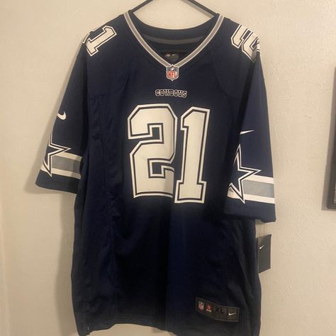 Jersey XL Dallas Cowboys American Football Shirt, Denim Diy Clothes, Street Style Outfits Casual, Gucci Clothing, Jersey Tshirt, Number Shirt, Dallas Cowboy, Aesthetic Outfit Ideas, Tomboy Outfits