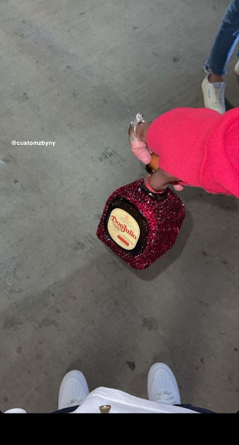 Bedazzled Don Julio Bottle, Pink Don Julio Bottle, Custom Don Julio Bottle, Don Julio Aesthetic, Don Julio Bottle Decorated, Alcohol Bottle Decorations, Bedazzled Liquor Bottles, Bedazzled Bottle, Bling Bottles