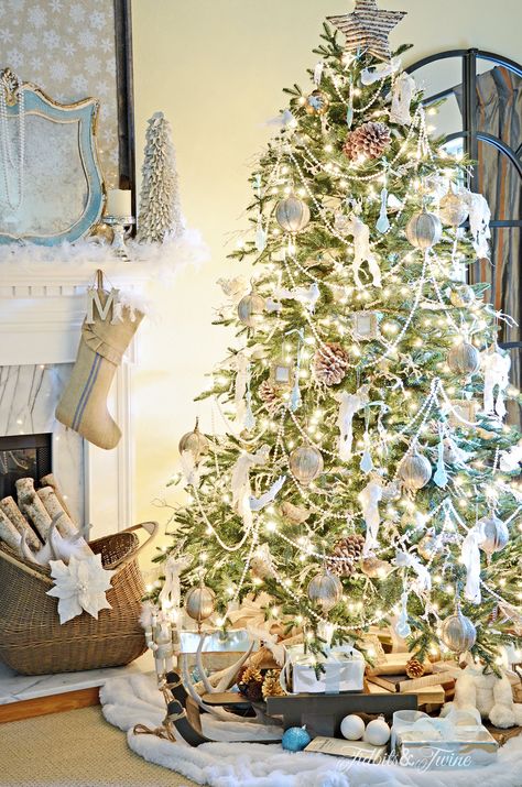 TIDBITS&TWINE French Vintage Christmas Tree with Pearl Garland 2015 How to layer your tree. Pearl Garland, French Christmas, Blue Christmas Tree, Black Christmas Trees, Shabby Chic Christmas, Christmas Tree Garland, Tree Garland, Natural Christmas, Beautiful Christmas Trees