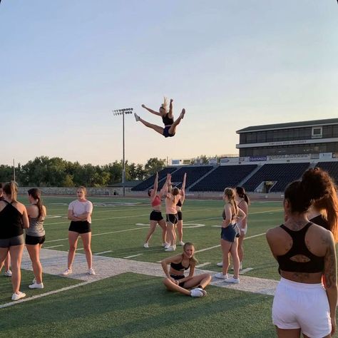 College Cheerleader Aesthetic, Stunts Cheer, Cheerleader Aesthetic, Cool Cheer Stunts, College Cheerleader, Campus Diaries, Cheer Flyer, Cheer Aesthetic, Sideline Cheer