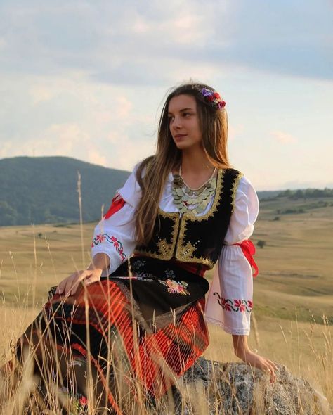 Serbian folk costume from central Serbia, 📸anammariija Serbian Folk Costume, Serbian Clothing, Serbian Women, Romanian Clothing, Bulgarian Women, Bulgarian Clothing, Instagram Crush, Glitter Photography, Cute Couples Cuddling