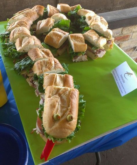 Snake sandwich for a reptile party!: Snake Sandwich, Harry Potter Motto Party, Harry Potter Food Ideas, Baby Harry Potter, Harry Potter Treats, Harry Potter Snacks, Harry Potter Parties Food, Harry Potter Movie Night, Harry Potter Marathon