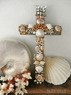 Shell and rhinestone cross | Hand painted wooden cross embel… | Flickr Diy Cross Decor, Cross Collage, Bathroom Tropical, Painted Wooden Crosses, Seashell Cross, Shell Cross, Cross Wall Art, Cross Decor, Rugged Cross