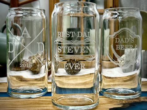 Custom Beer Glass, Custom Beer Glasses, Christmas Beer, Personalized Flasks, Glass Engraving, Personalized Beer, Beer Custom, Glasses For Men, Beer Gifts