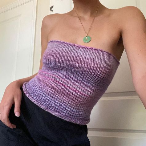 this color way is just too pretty :.-))) it’s gonna be tube tops all summer for me !!! | Instagram Knitted Tops Summer, Knitting Tube Top, Tube Top Knitting Pattern, Knitted Summer Tops, Tube Top Crochet, Tube Top Pattern, Crochet Essentials, Knitting Outfit, Summer Knitting Projects