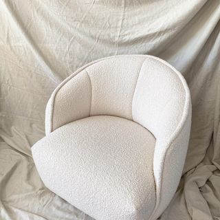 Nursery Reading, Boucle Chair, Velvet Lounge Chair, Style Lounge, Japandi Style, Understated Luxury, Velvet Chair, Gender Neutral Nursery, Acrylic Fabric