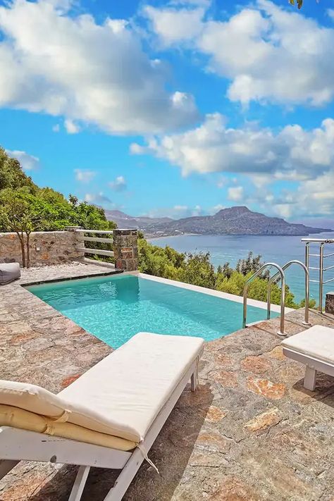 Top 10 Villas With Pool In Crete, Greece Villas With Pool, Greece Villa, Karpathos, Tourist Sites, Greece Vacation, Crete Greece, Beautiful Villas, Ancient Ruins, Vacation Books