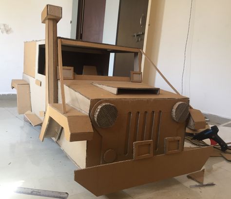 Cardboard Jeep, Jeep For Kids, Golf Cart Decorations, Cardboard Props, Safari Birthday Party Decorations, Cardboard Box Car, Kids Jeep, Art Studio Room, Safari Birthday Party