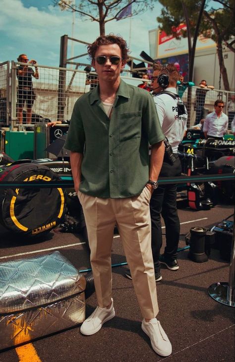 Smart Casual Menswear, Tom Holland Zendaya, Tom Holland Imagines, Mens Casual Outfits Summer, Stylish Men Casual, Tom Holland Spiderman, Tommy Boy, Mens Outfit Inspiration, Marvel Actors