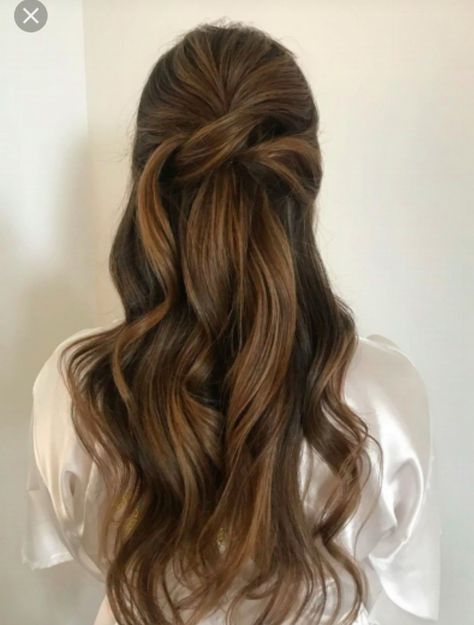 Moh Hair, Diy Bridesmaid Hair, Bridal Hair Half Up Half Down, Bridesmaid Hair Inspo, Wedding Hair Brunette, Bridal Hair Half Up, Bridemaids Hairstyles, Wedding Hair Trends, Formal Ideas