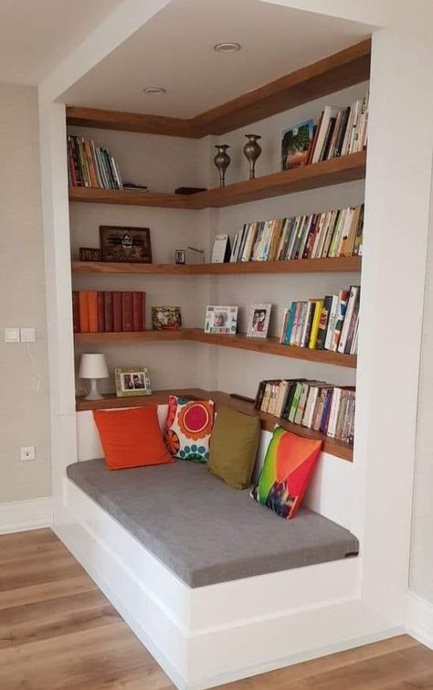 Home Library Rooms, Glam Living Room, Home Library Design, Decoration Inspiration, Home Library, Design Diy, Projects Diy, Bedroom Storage, Reading Nook