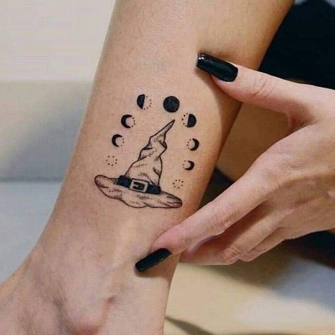 Simple Witch Hat, Wicca Tattoo, Grandma Tattoo, Witchy Tattoos, Moon Phases Tattoo, Witch Print, Pawprint Tattoo, Ankle Tattoos For Women, Tattoo Themes