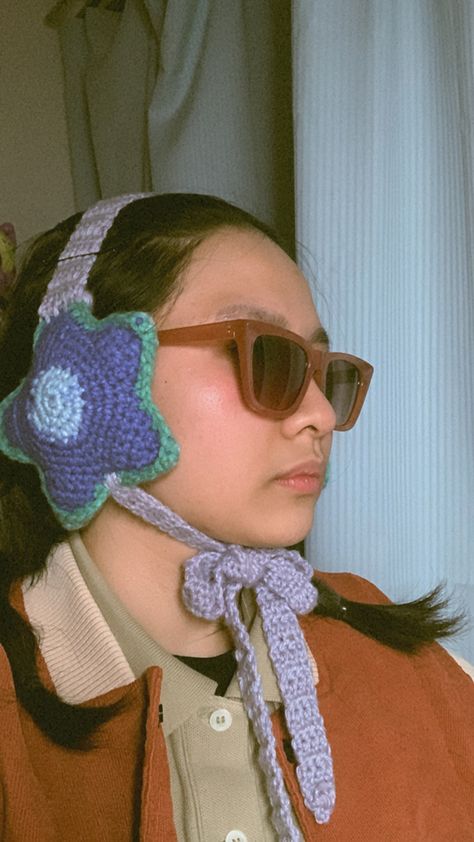 Crochet Wearable Accessories, Crochet Star Earmuffs, Earmuffs Crochet, Star Earmuffs, Knit Earmuffs, Crochet Headphone Cover, Crochet Earmuffs, 2020s Fashion, Crochet Jewellery