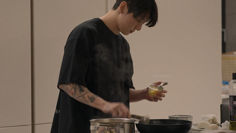 JUNGKOOK Cooking BTS MONUMENTS BEYOND THE STAR DOCUMENTARY 'EP.7:STILL PURPLE' jikook at jimin's house Jungkook Cooking, Documentary Movies, Imaginary Boyfriend, Jung Kook, Home Poster, Bts Jungkook, Boyfriend Material, Jeon Jungkook, Bts