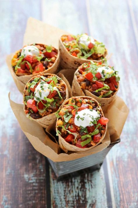 Our Taco Cones recipe is so much fun! A delicious, healthy beef taco recipe you can take on the go! Totally portable! Taco Cones, Flatbread Wrap Recipes, Foodtrucks Ideas, Healthy Summer Dinner Recipes, Cheese Appetizer, Healthy Ground Beef, Easy Summer Dinners, Healthy Beef, Healthy Summer Dinners