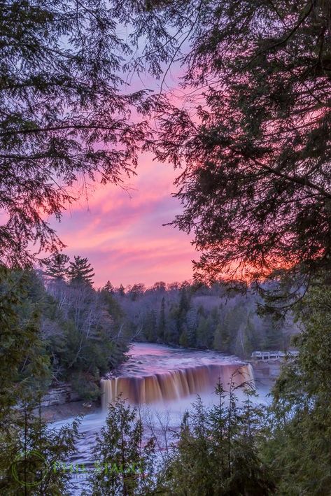 Tahquamenon Falls State Park, Watercolor Skies, Smokey Mountains Vacation, Tahquamenon Falls, Michigan Photography, Fall Picnic, Watercolor Sky, Mountain Vacations, Michigan Travel