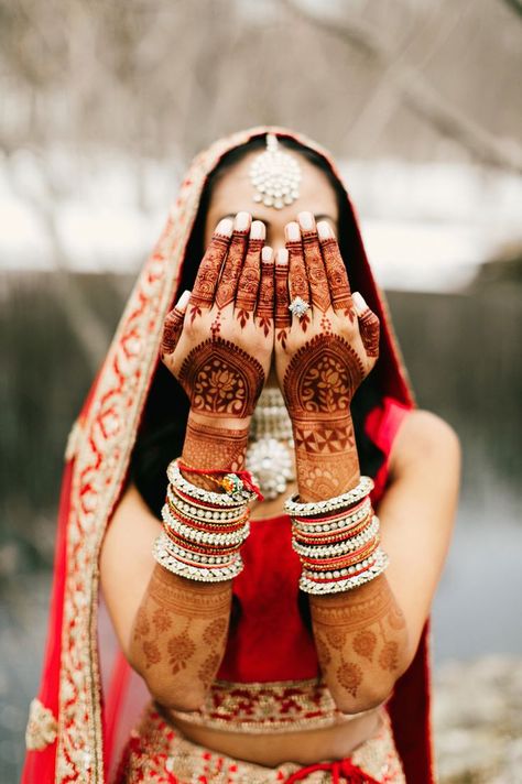 Wedding Ceremony Rituals, Priyanka Chopra Wedding, Wedding Henna Designs, Hindu Wedding Ceremony, Wedding Ceremony Ideas, Mehndi Ceremony, Wedding Ceremony Traditions, Wedding Henna, Wedding Mandap