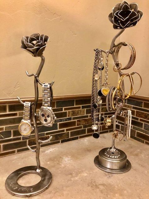 All stainless steel, all orig every time Cool Easy Welding Projects, Aesthetic Welding Projects, Junk Metal Art Projects, Things To Weld Projects, Practical Welding Projects, Simple Metalwork Projects, Welding Projects Ideas Christmas, Basic Welding Projects, Welded Jewelry Holder