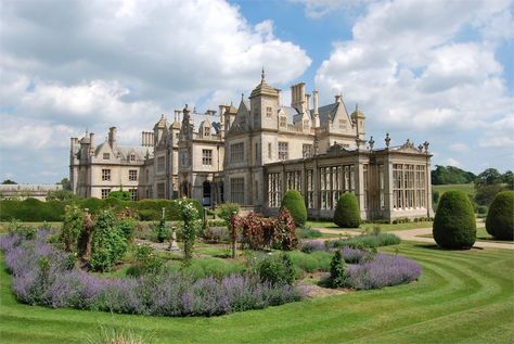 Stoke Rochford Hall 20 British Manor, British Homes, English Manor Houses, Vacation Cottage, English Castles, Castles In England, Wedding Venues Uk, English Manor, Wedding Venue Decorations