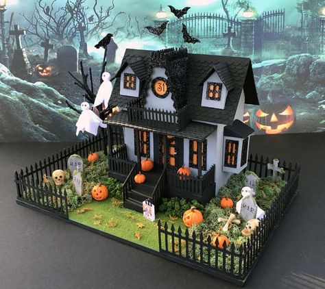 2021 Miniature Halloween House Contest - Paper Glitter Glue Halloween Haunted House Diy, Haunted House Craft, Bethany Lowe Halloween, Haunted House Diy, Halloween Haunted House Decorations, Halloween School Treats, Casa Halloween, Haunted Dollhouse, Diy Halloween Decor