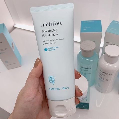 Innisfree Skincare, Hydrating Eye Cream, Korean Skin Care, Korean Skin, Fancy Makeup, Pretty Skin Care, Pretty Skin, Body Skin Care Routine, Diy Skin Care