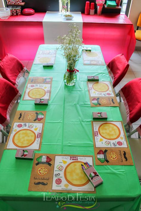 Pizza Party Table, Pizza Party Table Setting, Pizza Birthday Party Ideas, Pizza Party Games, Birthday Party Ideas Themes, Pizza Party Themes, Pizza Valentine, Kids Pizza Party, Party Ideas Themes