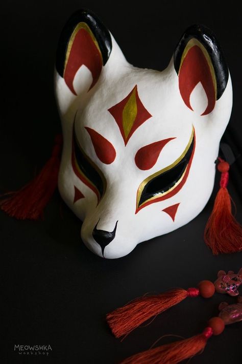 Japanese Fox Mask, Japanese Fox, Masquerade Halloween, Mascaras Halloween, Kitsune Mask, Japanese Mask, Fox Mask, Mask Tattoo, Scary Costumes