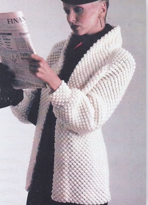 Chunky Jacket, Winter Knitting Patterns, Stitch Jacket, Ladies Knitting Patterns, Elegant Sweater, Cozy Jacket, Motif Vintage, Vintage Knitting Patterns, Patterned Cardigans