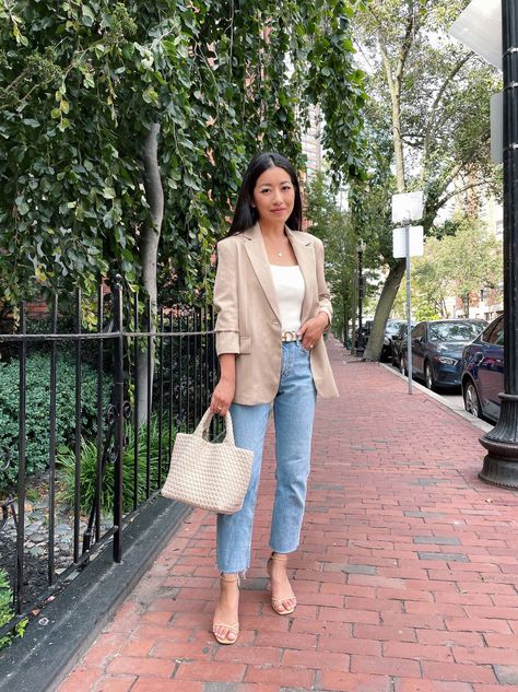 fall 2022 petite smart casual blazer work outfit // how to style an oversized boyfriend blazer Petite Oversized Blazer, How To Style Blazers Women, Outfit Ideas For Petite Women, Camel Blazer Outfits Women, Tan Blazer Outfits, Style Language, Beige Blazer Outfit, Blazer Outfits Women, Smart Casual Blazer