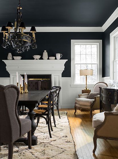 Dining room walls painted in Black Ink Aura Paint color White Ceiling Paint, Dining Room Trends, Ceiling Paint Colors, Dark Ceiling, Black Paint Color, Black Accent Walls, Blue Ceilings, Dining Room Paint, Black Living Room