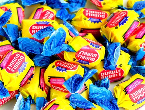 Chewing Gum Brands, Gum Chewing, Wholesale Candy, Bubble Pictures, Bubble Bubble, Sugar Free Gum, Dubble Bubble, Nostalgic Candy, Pallet Decor