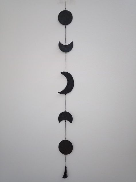 Diy Moon Phases Wall Hangings, Moon Wall Hanging Diy, Diy Ideas Aesthetic, Moon Wall Hanging, Hanging Crafts, Hanging Diy, Wall Hanging Crafts, Moon Wall, Wall Hanging Diy