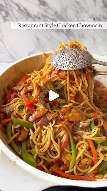 How To Make Pasta At Home, Vegetable Spaghetti Recipes, Spring Onions Recipes, Spaghetti Restaurant, Chowmein Recipe, Pepper Spaghetti, How To Make Noodles, Lemon Powder, Instagram Restaurant